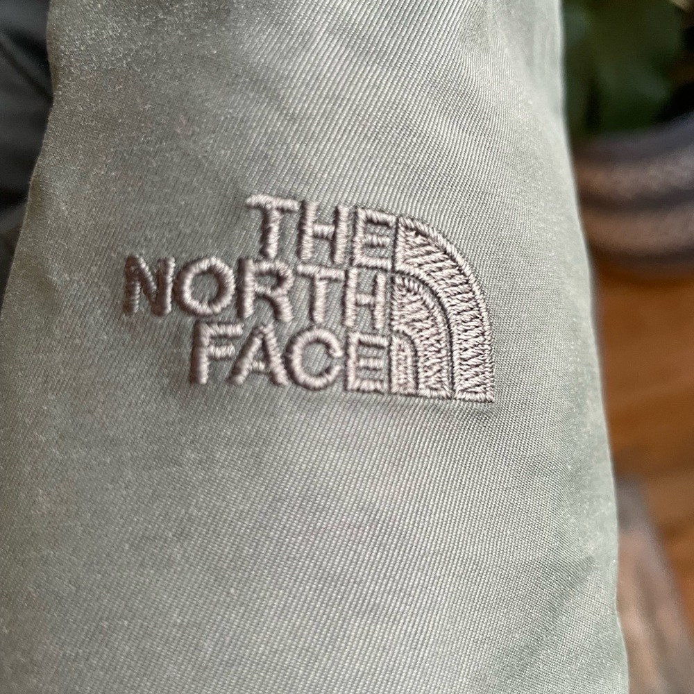 The north face winter jacket - Picture 2 of 9